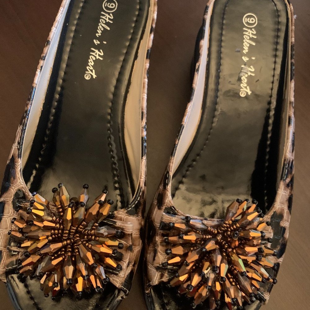 Helen's Hearts Slides size 9 leopard print